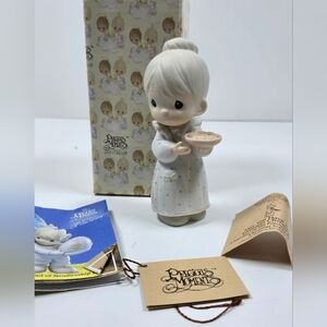 Precious moments figurine may you have the sweetest Christmas 1985 15776